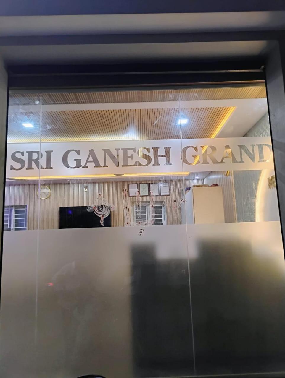 Sri Ganesh Grand Hotel Тирупати Екстериор снимка