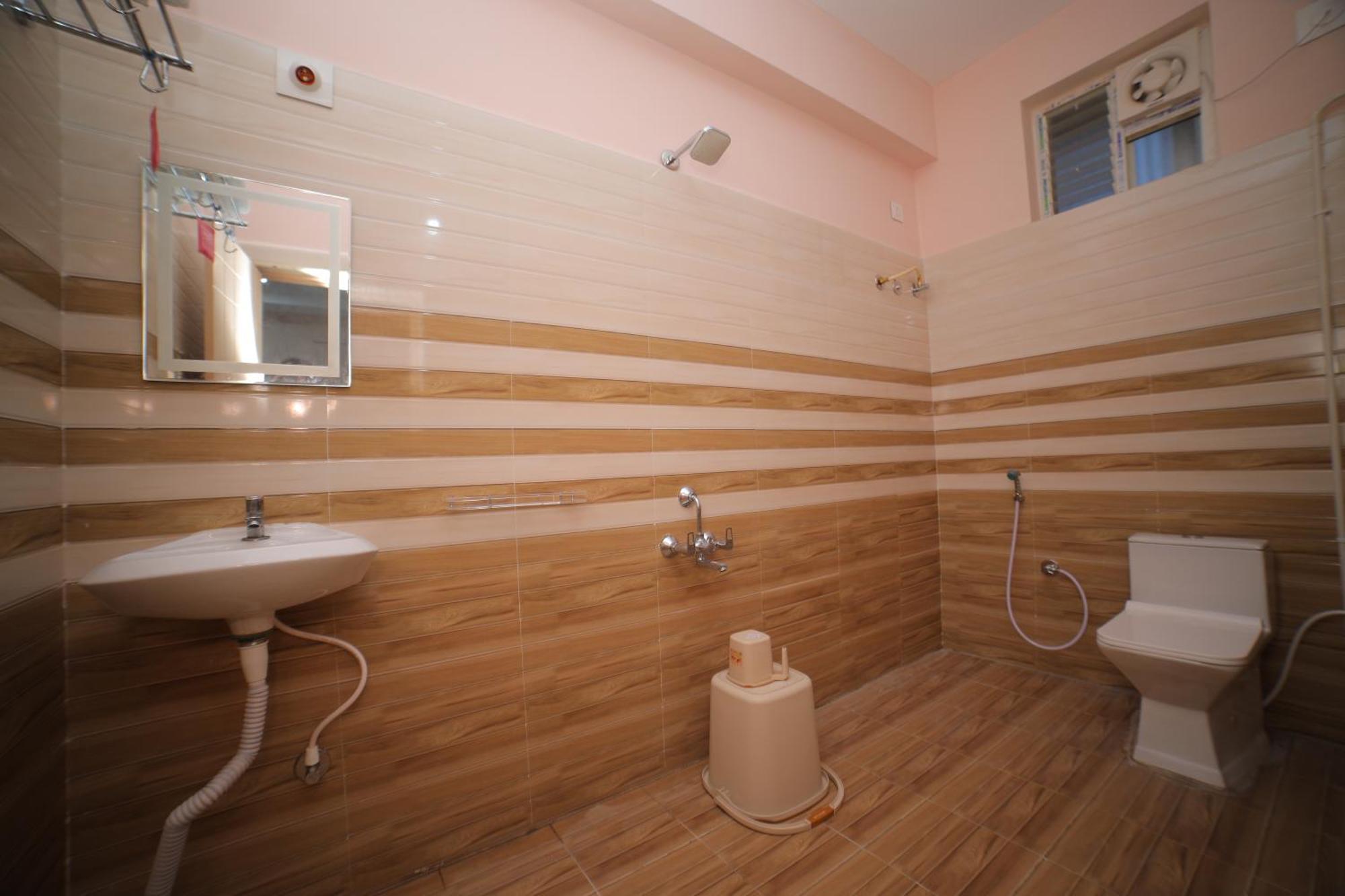 Sri Ganesh Grand Hotel Тирупати Екстериор снимка